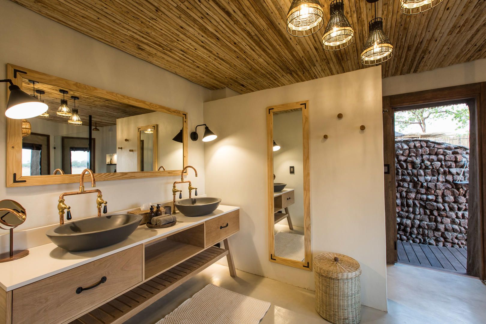 Accommodation and guest areas at Puku Ridge
