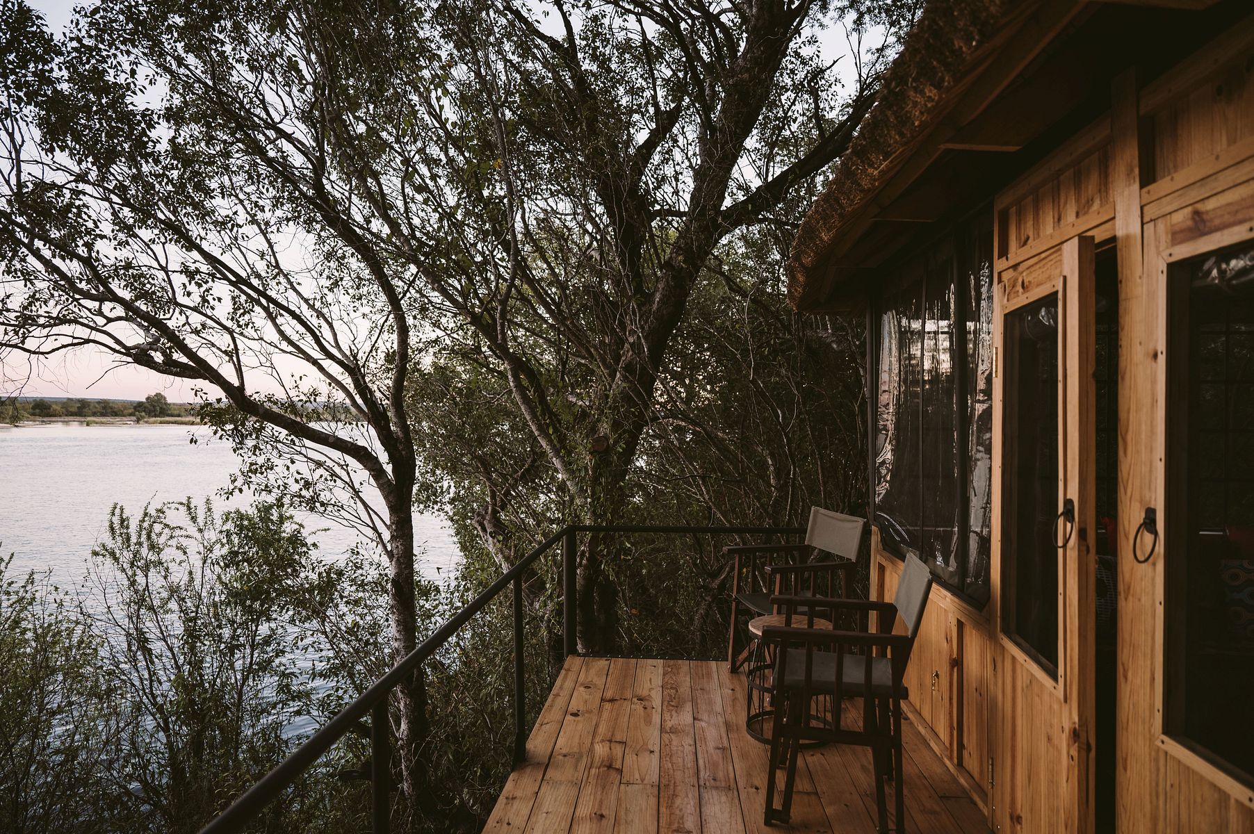 Accommodation and guest areas at Chundukwa River Lodge