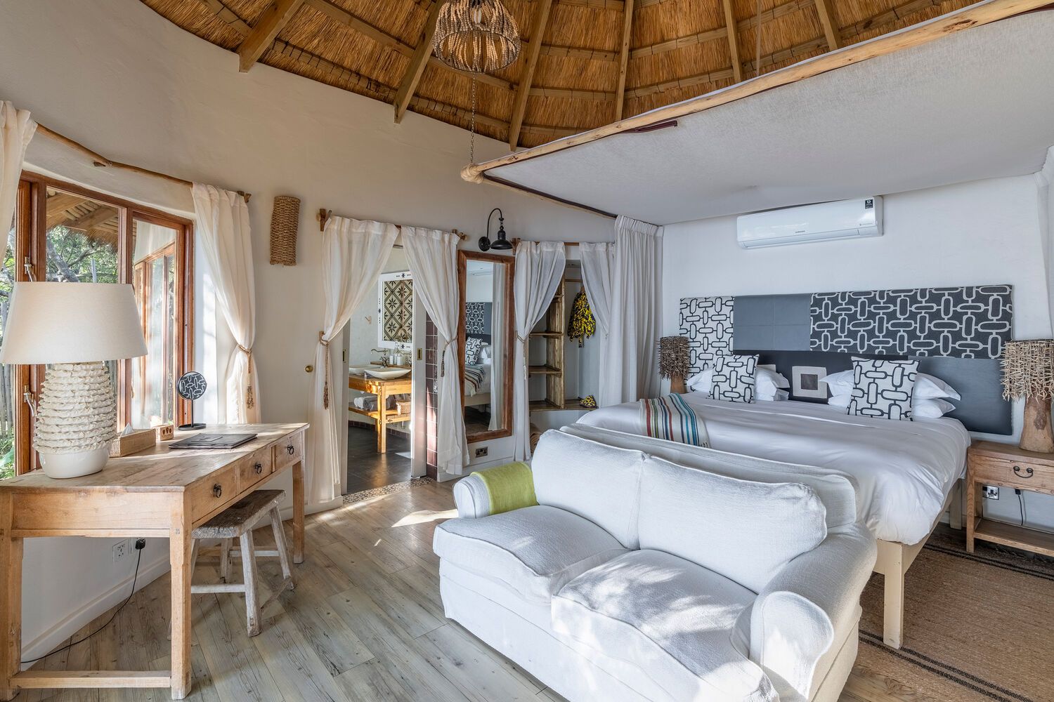 Accommodation and guest areas at Tongabezi Lodge