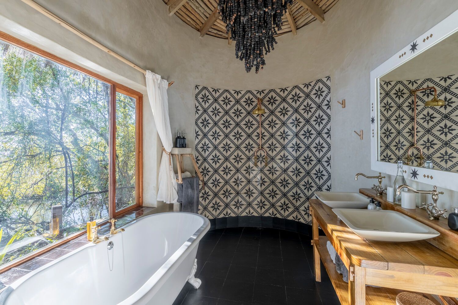 Accommodation and guest areas at Tongabezi Lodge