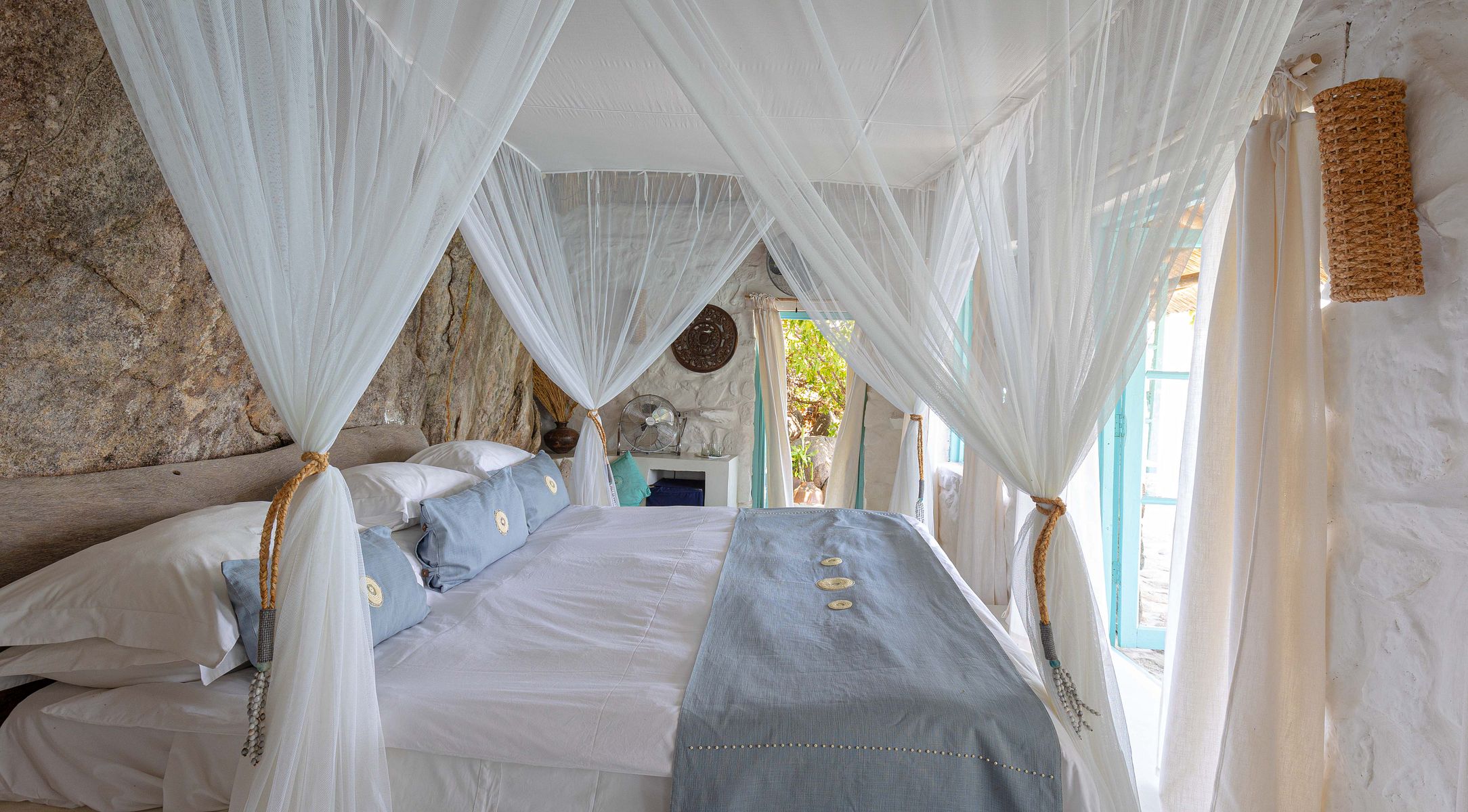 Accommodation and guest areas at Kaya Mawa
