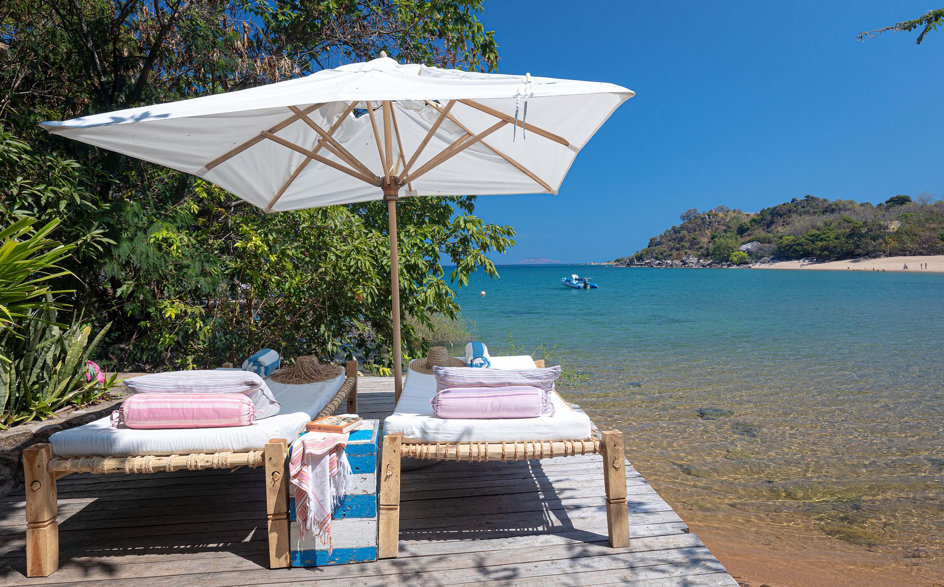 Accommodation and guest areas at Kaya Mawa
