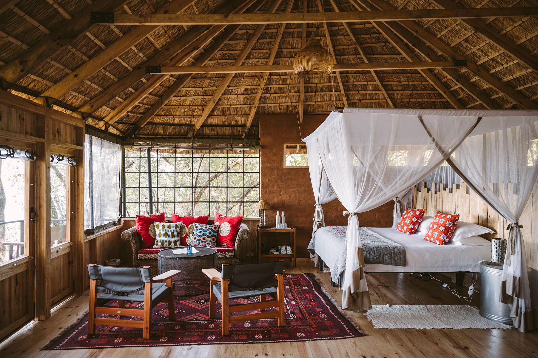 Accommodation and guest areas at Chundukwa River Lodge