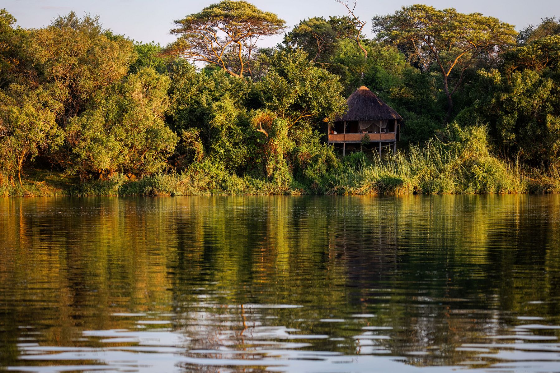 Accommodation and guest areas at Chundukwa River Lodge