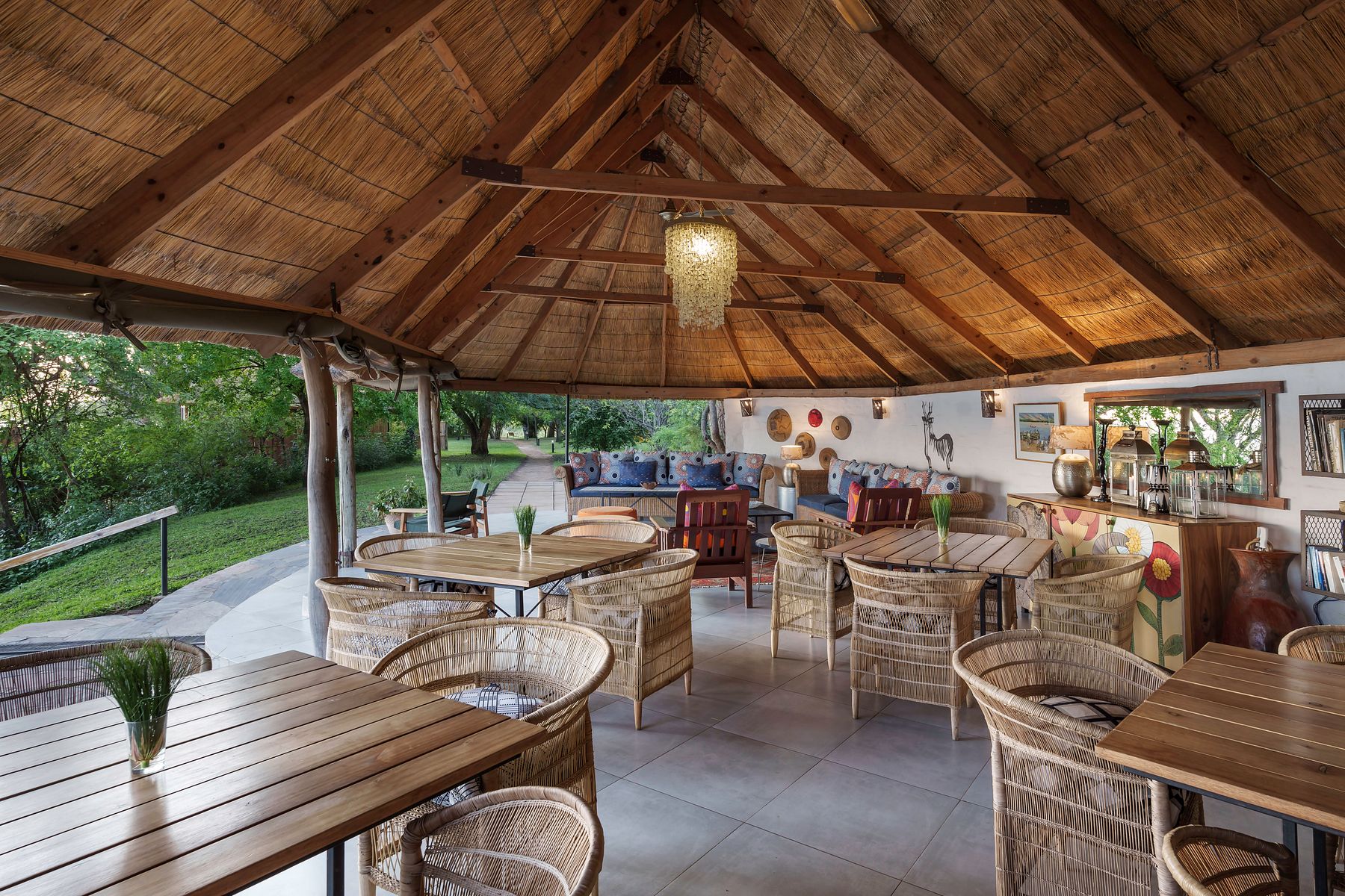 Accommodation and guest areas at Chundukwa River Lodge