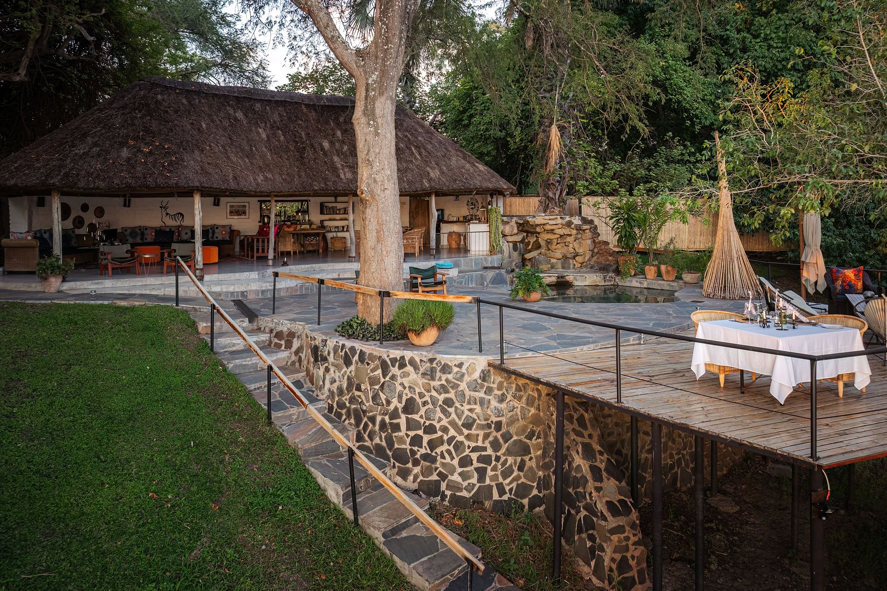 Accommodation and guest areas at Chundukwa River Lodge