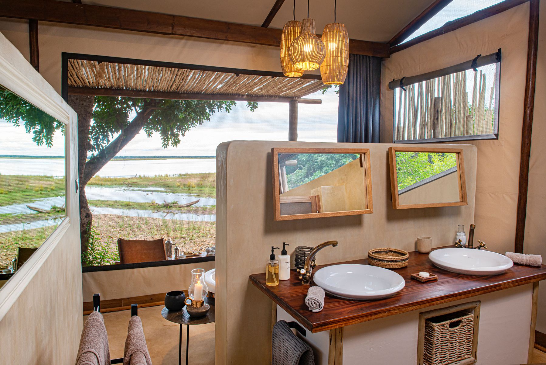 Accommodation and guest areas at Chiawa Camp